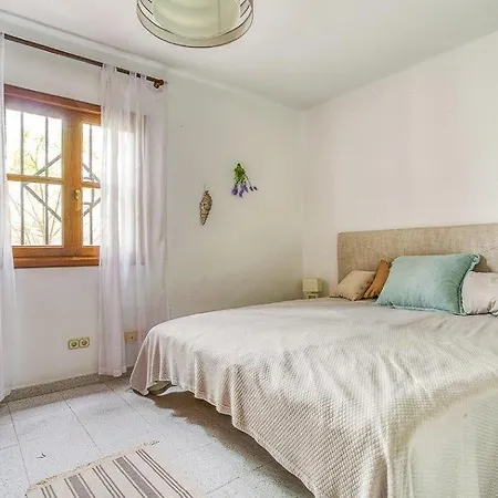 Hogar Palmera With Pool & Apartman
